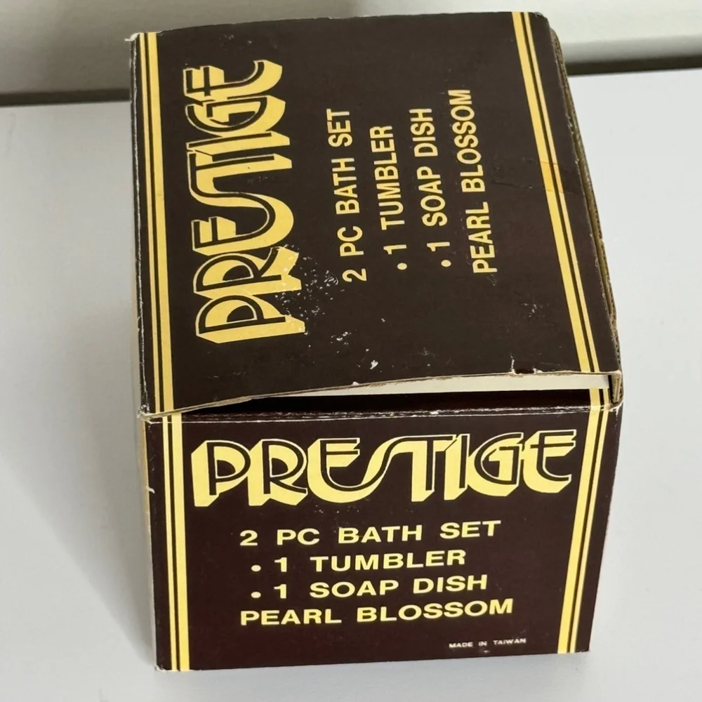 Vintage Prestige Pearl Blossom 2 pc Bath Set